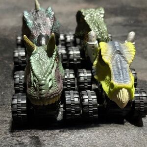 DINOBROS Dino Head Pull Back Truck Set of 4 NO BATTERIES REQUIRED